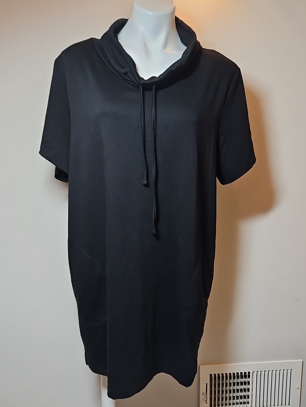 XL Black Short-Sleeve Scrunch Neck Tunic